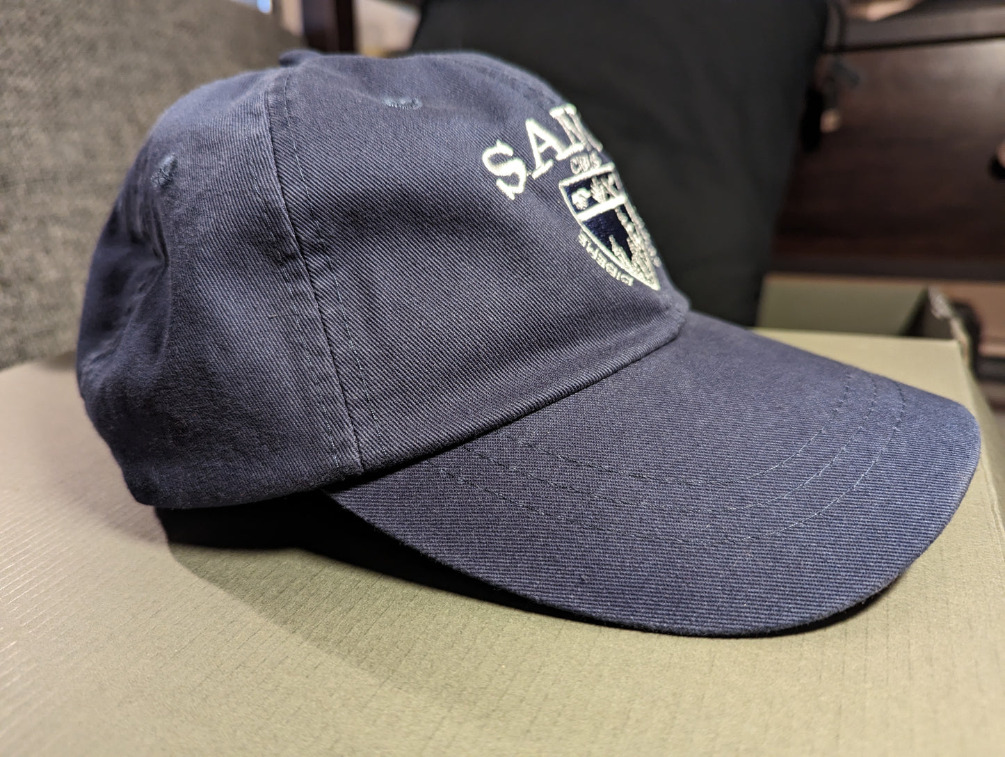 SANJO Crest Hat